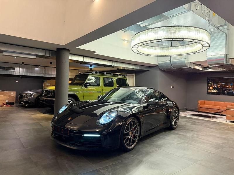 Schwarz Gebraucht 2019 Porsche 992 | 119.777 € - Bild 1/4