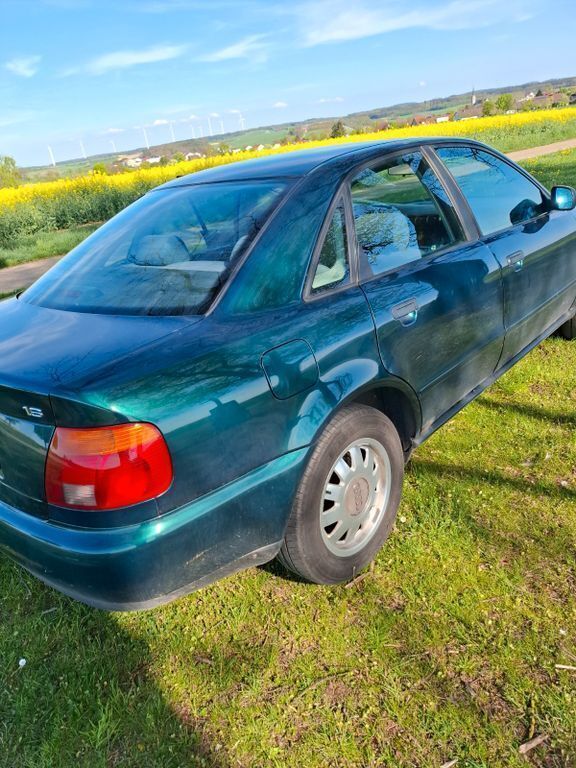 Grün Gebraucht 1996 Audi A4 Limousine | 550 € (Superpreis) - Bild 1/4