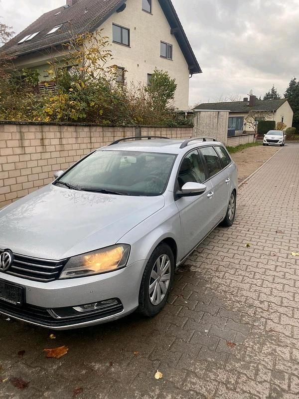 Grau Gebraucht 2013 VW Passat Kombi | 4.799 € (Superpreis) - Bild 1/4