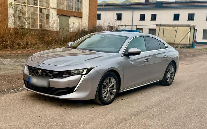 Grau Gebraucht 2019 Peugeot 508 Allure Limousine | 17.980 € (Fairer Preis) - Bild 1/4