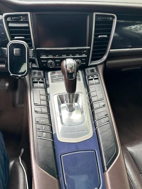 Gebraucht Porsche Panamera 250 PS (183 kW) 2012 Braun Kleinwagen