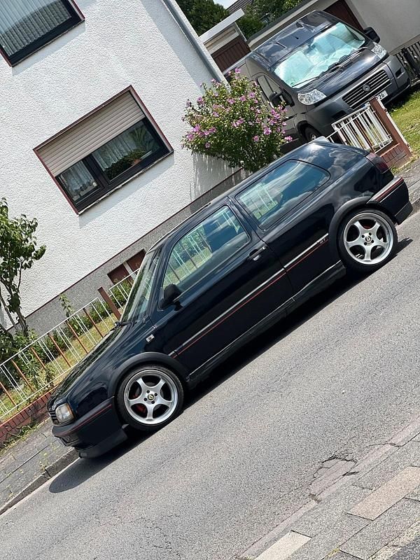 Schwarz Gebraucht 1994 VW Golf Coupé | 2.499 € - Bild 1/4