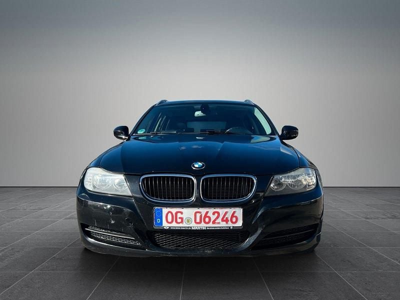 Gebraucht BMW 316 116 PS (85 kW) 2010 Schwarz Kombi