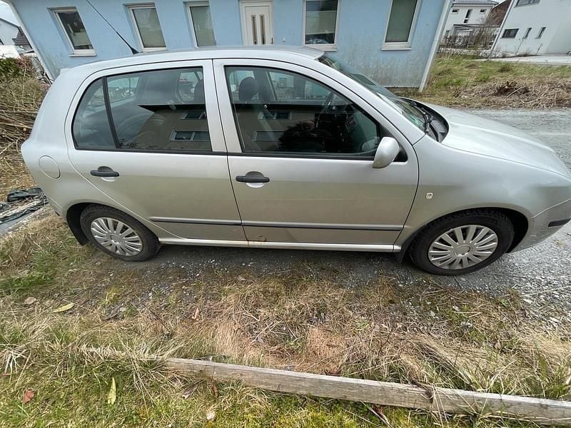 Gebraucht Skoda Fabia 75 PS (55 kW) 2005 Silber Kleinwagen