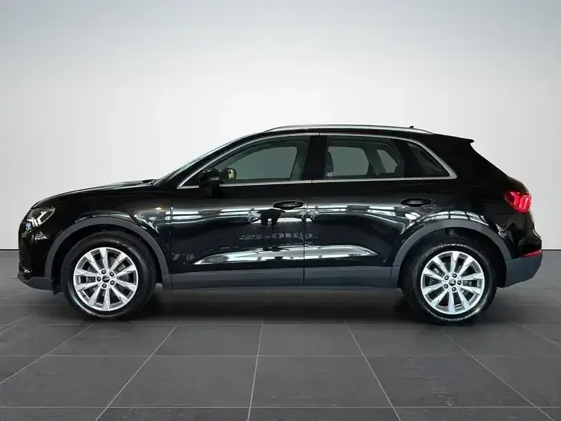 Gebraucht Audi Q3 Comfort 150 PS (110 kW) 2022 Mythosschwarz (metallic) SUV