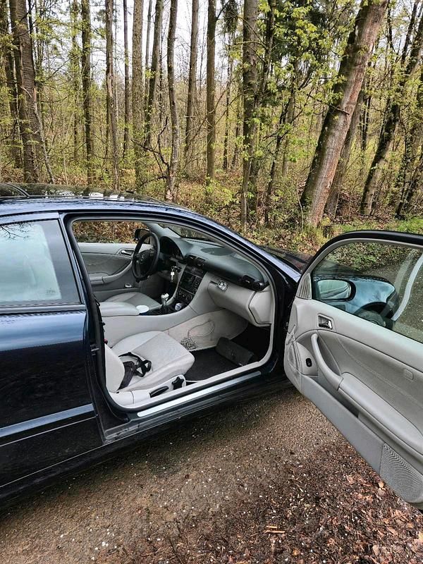 Gebraucht Mercedes C200 170 PS (125 kW) 2006 Blau Coupé