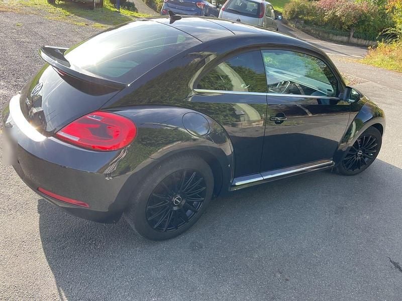 Gebraucht VW Beetle Design 140 PS (102 kW) 2015 Schwarz Kleinwagen