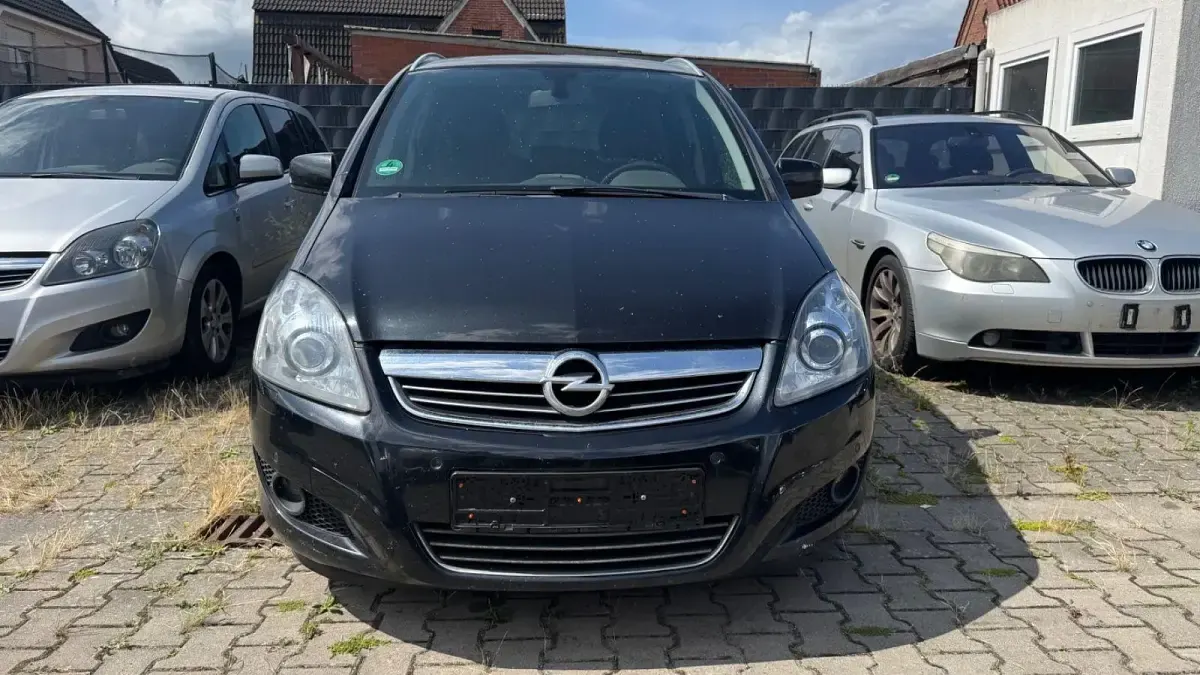 Gebraucht Opel Zafira Family 125 PS (91 kW) 2013 Schwarz Van / Kleinbus