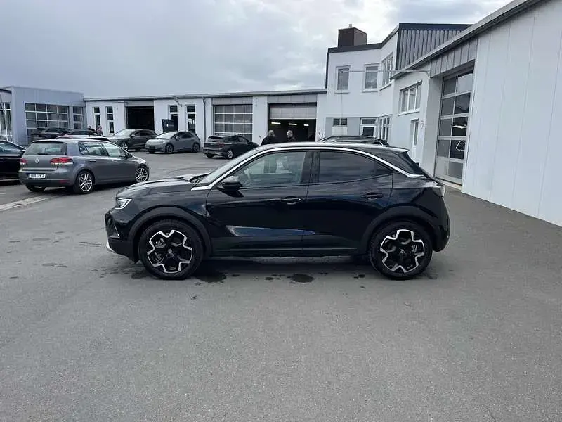 Używany Opel Mokka-e Ultimate 100 kW (136 KM) 2023 Czarny SUV
