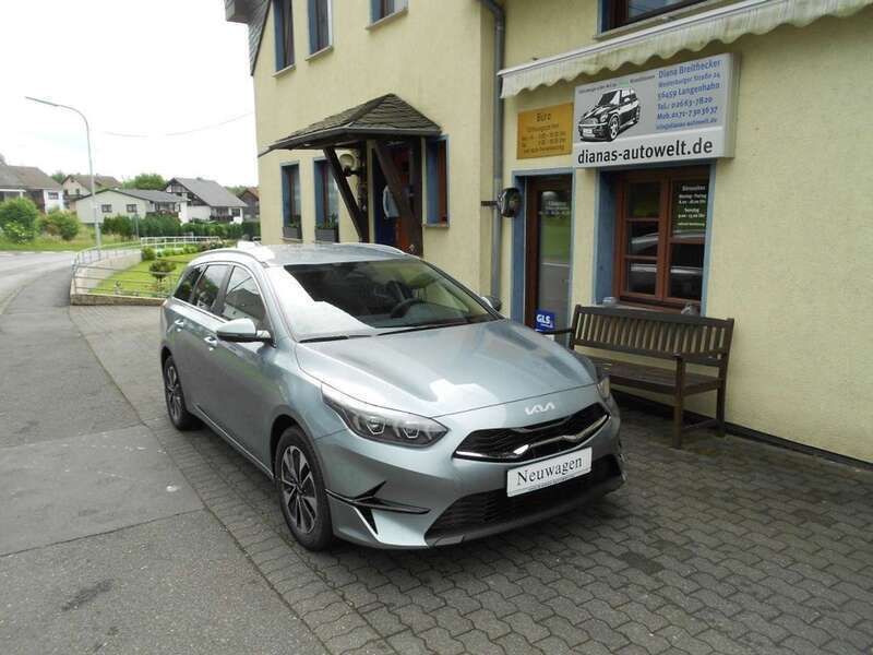 Lunar silber Neu 2025 Kia Ceed Sportswagon Kombi | 24.490 € (Guter Preis) - Bild 1/4