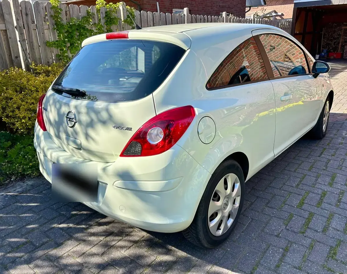 Gebraucht Opel Corsa 63 PS (46 kW) 2012 Beige Kleinwagen