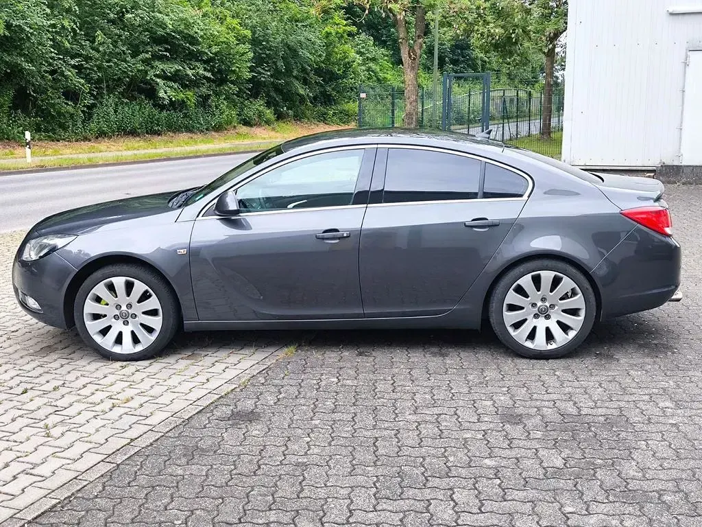 Gebraucht Opel Insignia Sport 220 PS (161 kW) 2009 Grau Limousine