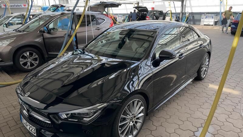 Schwarz Gebraucht 2022 Mercedes CLA200 Limousine | 31.100 € (Fairer Preis) - Bild 1/4
