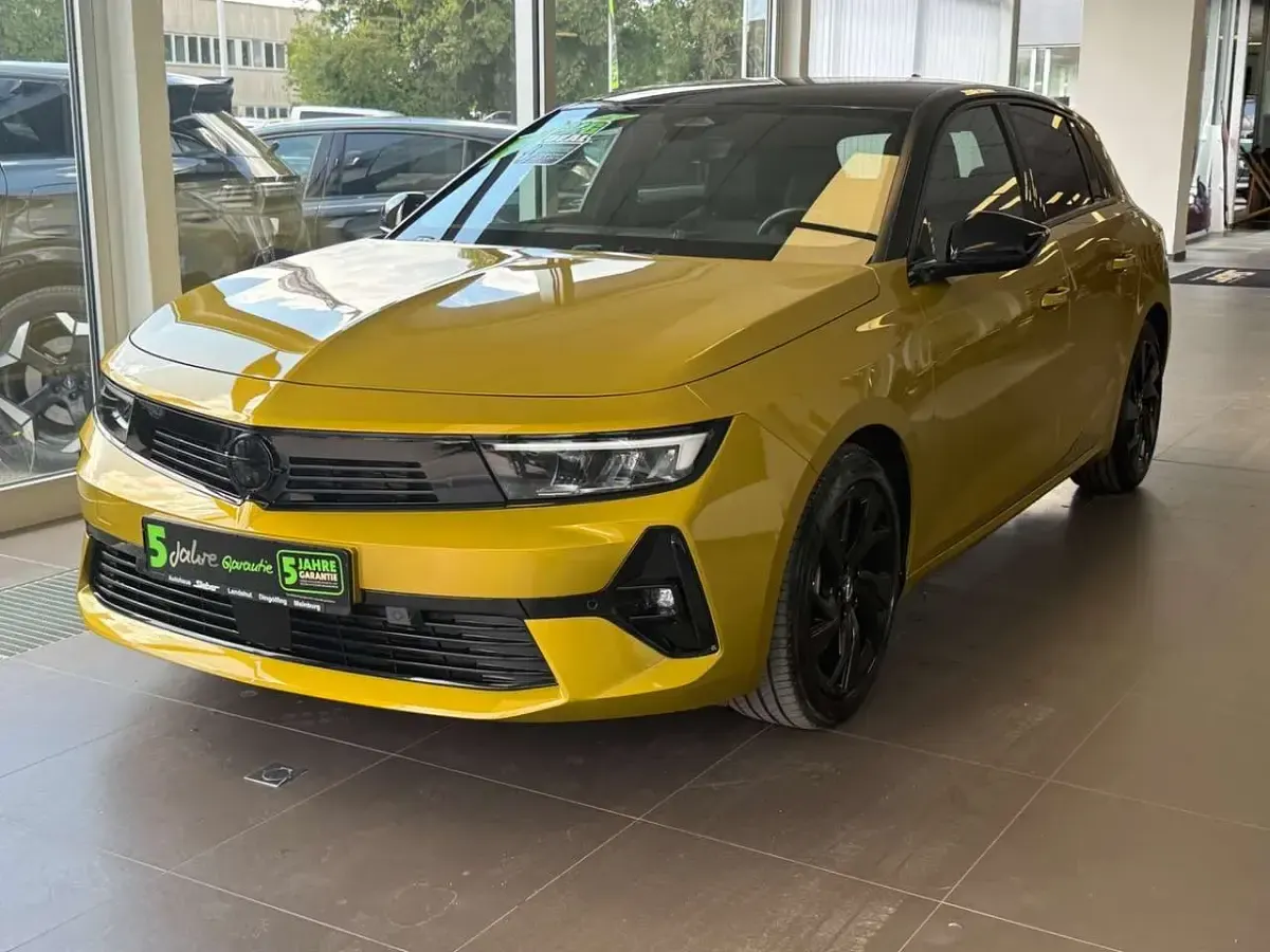 Gebraucht Opel Astra GS Line 181 PS (133 kW) 2022 Gelb Kleinwagen