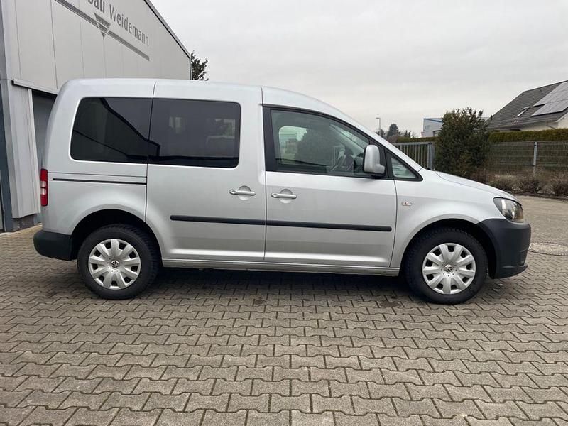 Gebraucht VW Caddy Trendline 102 PS (75 kW) 2012 Silber Van / Kleinbus