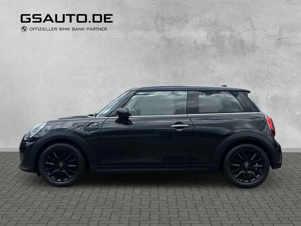 Gebraucht Mini Cooper Classic 136 PS (100 kW) 2022 Schwarz Kleinwagen