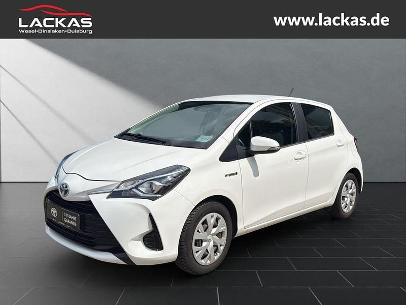 Weiss Gebraucht 2020 Toyota Yaris Hybrid Business Edition Limousine | 13.450 € (Fairer Preis) - Bild 1/4