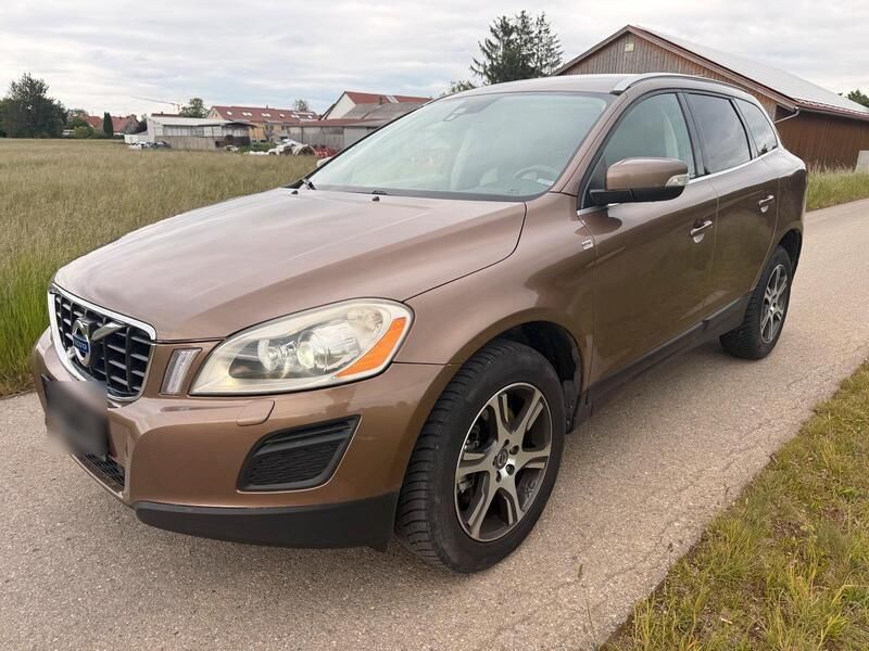 Gold Gebraucht 2011 Volvo XC60 Summum SUV | 7.950 € (Fairer Preis) - Bild 1/4