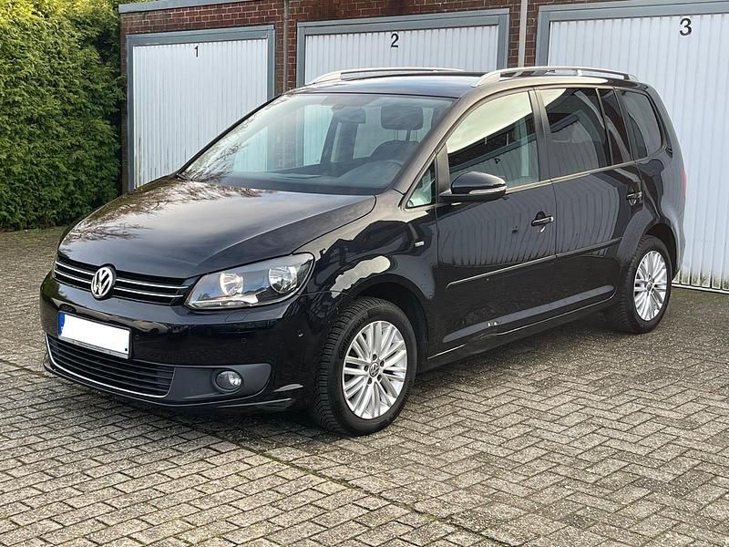 Schwarz Gebraucht 2014 VW Touran Cup Van / Kleinbus | 5.400 € (Guter Preis) - Bild 1/4