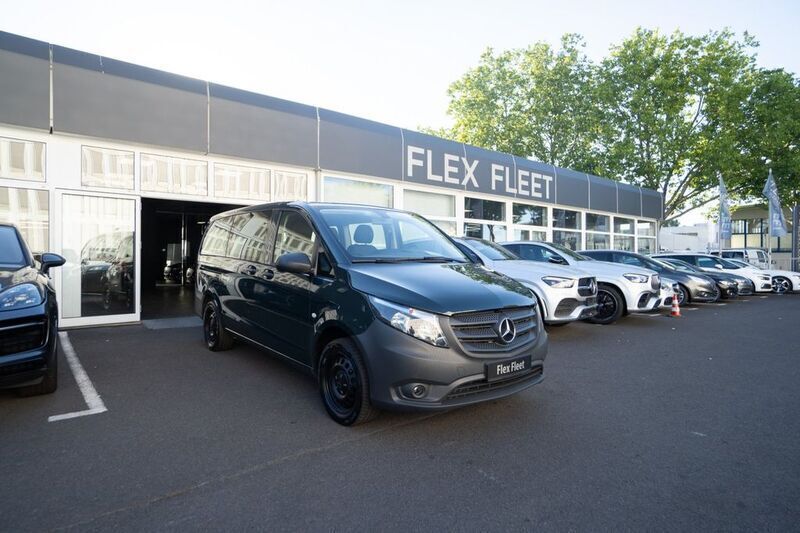 Granitgrün Gebraucht 2019 Mercedes Vito Van / Kleinbus | 29.990 € (Superpreis) - Bild 1/4