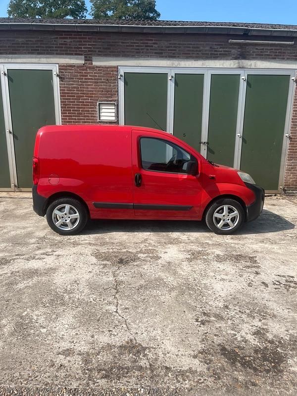 Rot Gebraucht 2009 Citroën Nemo Van / Kleinbus | 2.650 € (Etwas zu teuer) - Bild 1/4