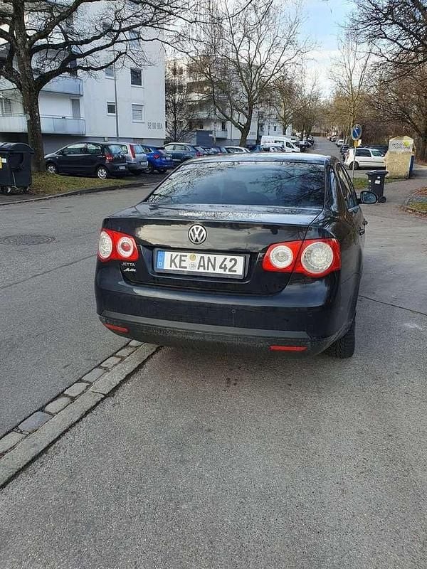 Schwarz Gebraucht 2009 VW Jetta Comfortline Limousine | 2.100 € (Guter Preis) - Bild 1/4