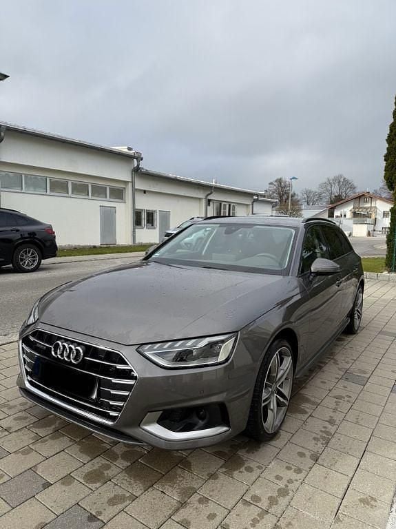 Gebraucht Audi A4 Advanced 204 PS (150 kW) 2021 Grau Kombi
