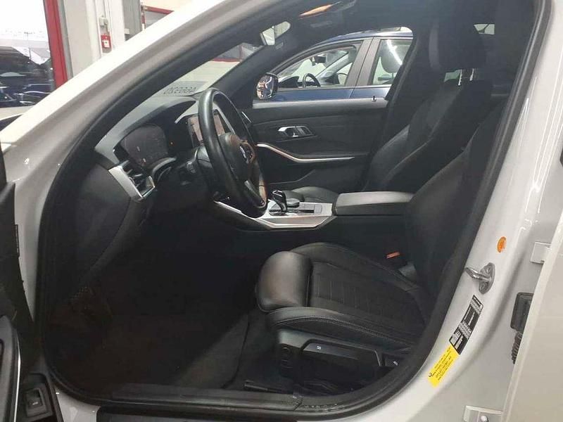 Gebraucht BMW 318 Advantage 150 PS (110 kW) 2022 Mineralweiß metallic Kombi