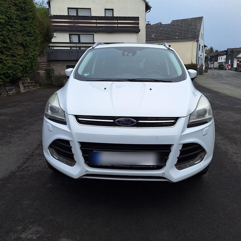 Weiß Gebraucht 2013 Ford Kuga Titanium SUV | 10.900 € (Teuer) - Bild 1/4