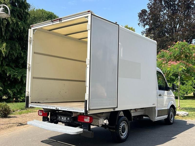 Weiß Gebraucht 2020 VW Crafter Van | 27.990 € (Teuer) - Bild 1/4