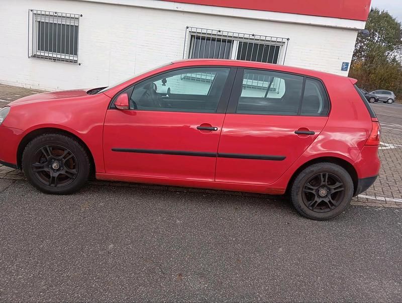 Rot Gebraucht 2004 VW Golf V Limousine | 1.800 € (Guter Preis) - Bild 1/4