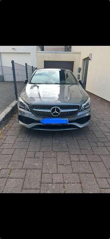 Grau Gebraucht 2017 Mercedes CLA200 AMG line Coupé | 19.000 € (Fairer Preis) - Bild 1/4