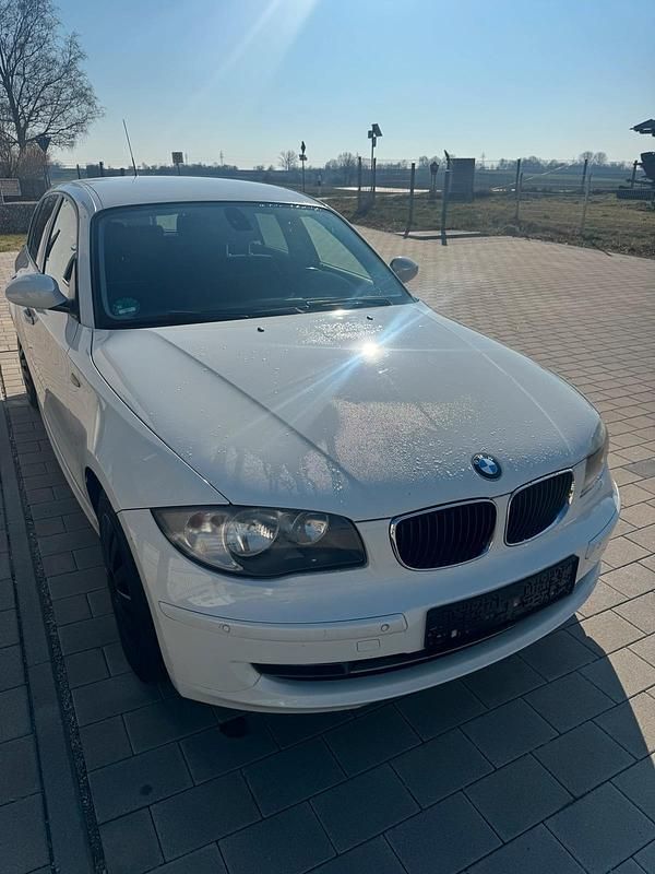 Gebraucht BMW 116 122 PS (89 kW) 2008 Weiß Kleinwagen