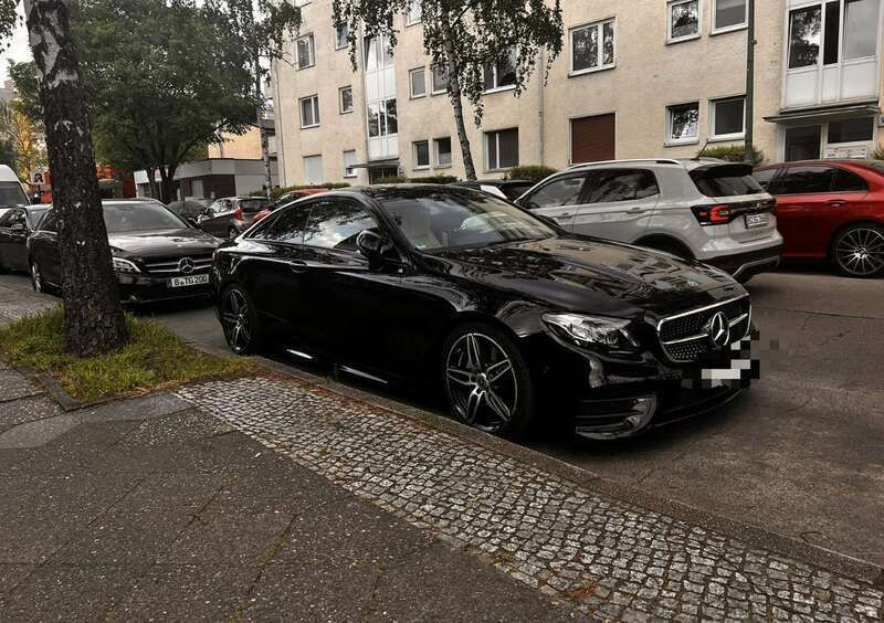 Gebraucht 2019 Mercedes E200 AMG line Coupé | 33.500 € (Guter Preis) - Bild 1/4