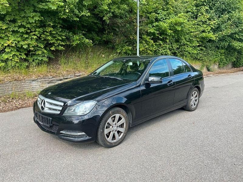 Second-hand Mercedes C200 136 CP (100 kW) 2012 Negru Berlinǎ