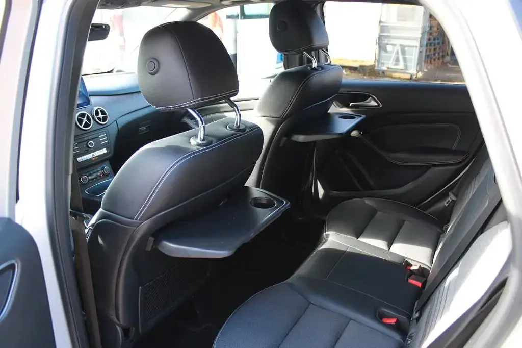 Gebraucht Mercedes B250 211 PS (155 kW) 2018 Silber Van / Kleinbus