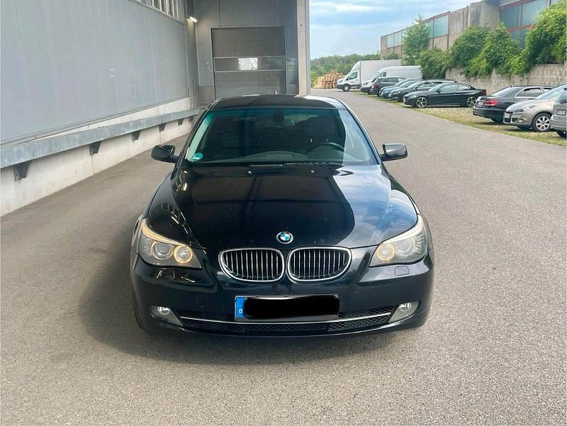 Schwarz Gebraucht 2010 BMW 525 Kombi | 3.999 € (Guter Preis) - Bild 1/4