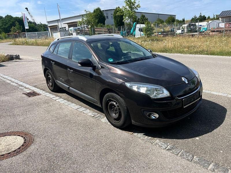 Braun Gebraucht 2012 Renault Mégane III Expression Limousine | 2.450 € (Superpreis) - Bild 1/4
