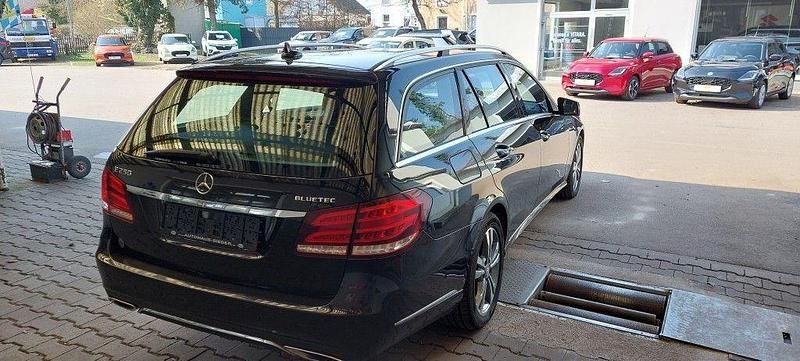 Gebraucht Mercedes E250 Avantgarde 204 PS (150 kW) 2016 Schwarz Limousine