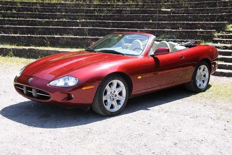 Gebraucht Jaguar XK8 284 PS (208 kW) 1997 Rot Cabrio