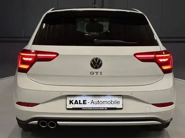 Gebraucht VW Polo Design 207 PS (152 kW) 2022 Weiß (pure white) Kleinwagen