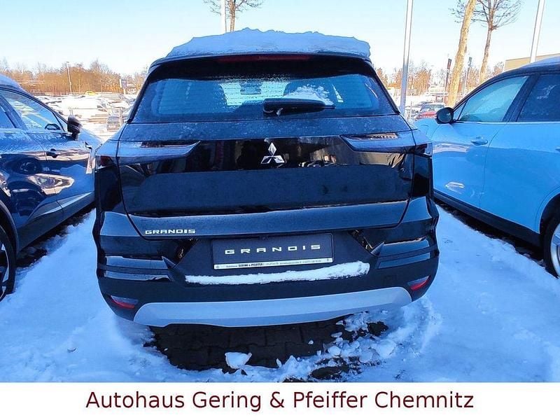 Neu Mitsubishi Grandis Diamant Edition 141 PS (103 kW) 2026 Schwarz SUV