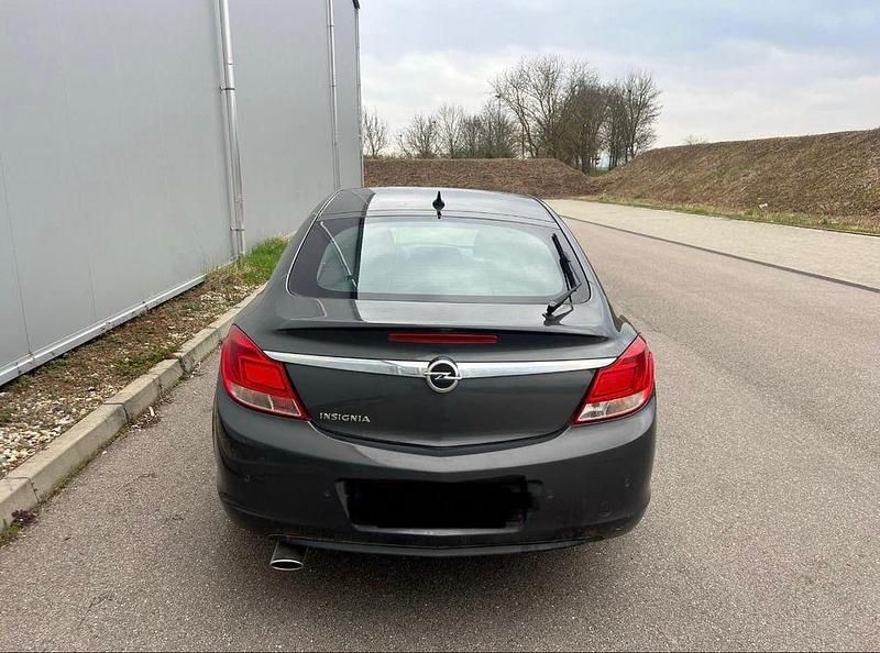 Gebraucht Opel Insignia 140 PS (102 kW) 2008 Grau Limousine