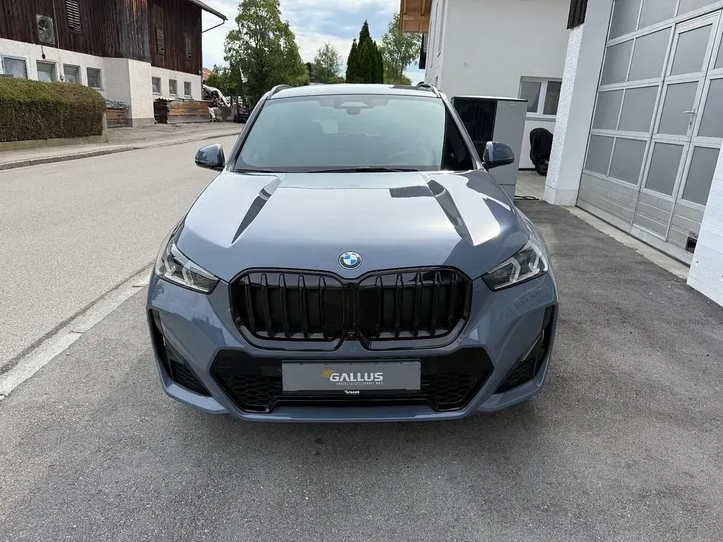 Gebraucht BMW X1 M Sport 163 PS (119 kW) 2024 Storm bay SUV