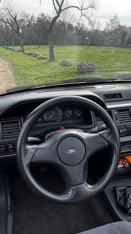 Gebraucht Ford Escort Cabriolet 105 PS (77 kW) 1991 Rot Cabrio