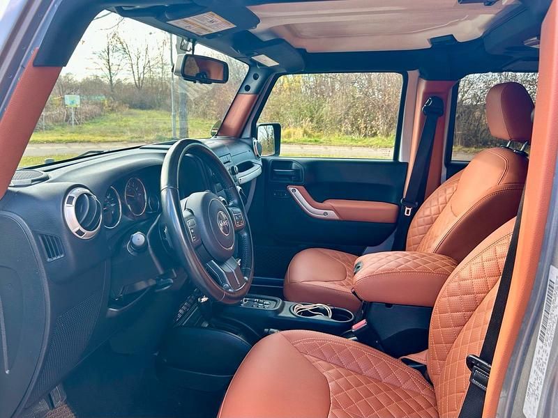 Grau Gebraucht 2018 Jeep Wrangler Sahara SUV | 26.000 € (Superpreis) - Bild 1/4