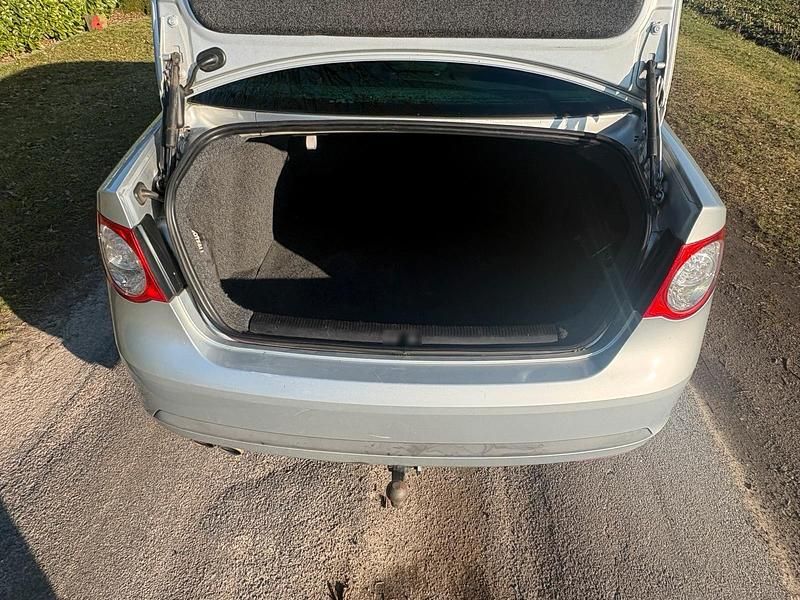 Gebraucht VW Jetta 177 PS (130 kW) 2006 Silber Limousine