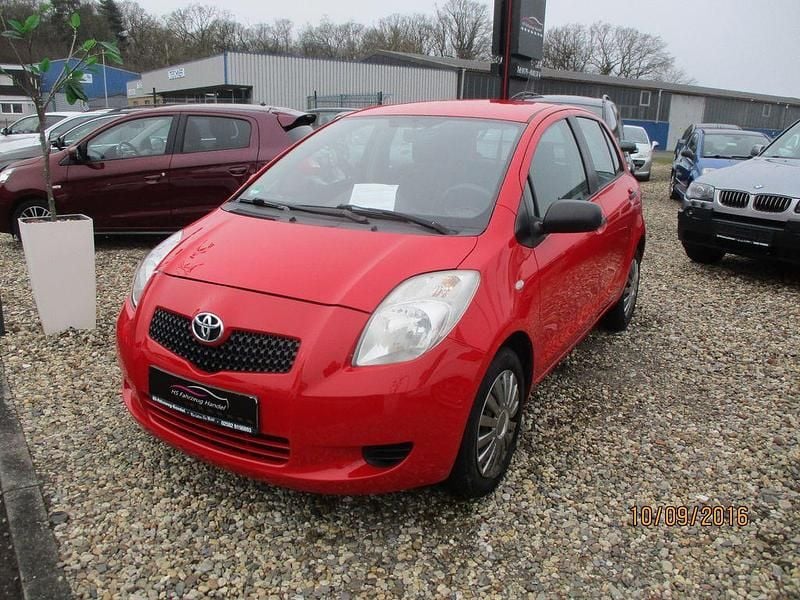Gebraucht Toyota Yaris Cool 69 PS (50 kW) 2008 Rot Kleinwagen