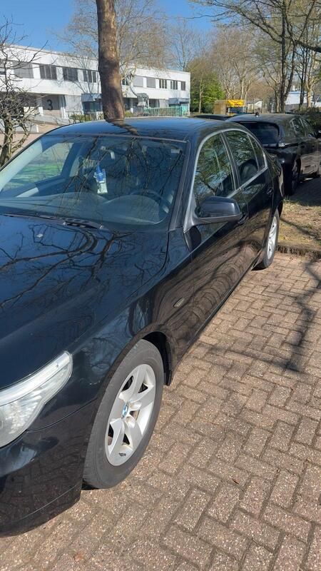 Schwarz Gebraucht 2009 BMW 523 Limousine | 4.200 € (Superpreis) - Bild 1/4