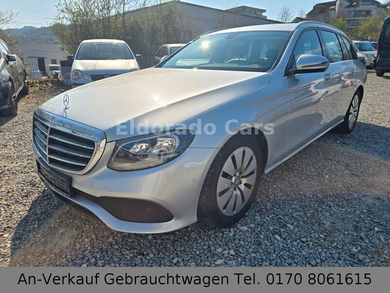 Silber Gebraucht 2019 Mercedes E220 Kombi | 12.500 € - Bild 1/4